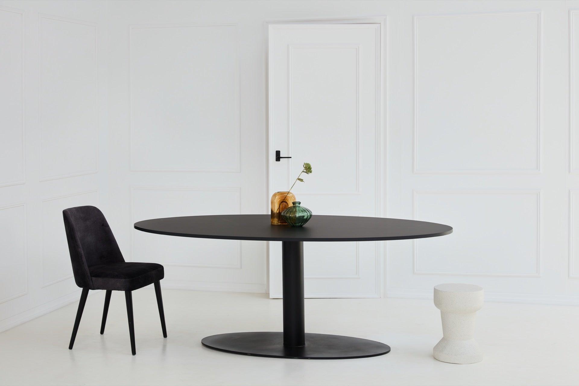 Fenix tafel Ovaal  - Nero Ingo 2cm blad - Ronde poot met ovale voetplaat dun - {{ product.type }} - Kas20