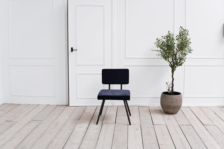 Amber Eetkamerstoel zonder arm - Stof Monolith 79 Antraciet Zwart - {{ product.type }} - Kas20