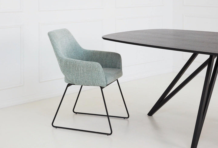 Eiken zwart eettafel - Deens ovaal met Facet - Spin poot - Basic - {{ product.type }} - Kas20