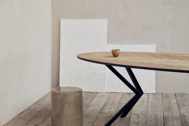 Eiken visgraat eettafel naturel - Ovaal - VV zwart - {{ product.type }} - Kas20