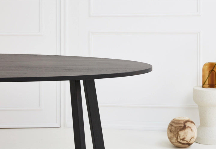 Eiken eettafel zwart - Ovaal - I-Poot schuin zwart - {{ product.type }} - Kas20